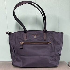 MICHAEL KORS KELSEY NAVY BLUE NYLON WITH GOLD HARDWARE TRAVEL TOTE BAG